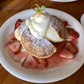 Cream Pot - Strawberry soufflé pancakes - Breakfast & Brunch Near Me - Honolulu, Hawaii Cream Pot - Strawberry soufflé pancakes - Breakfast & Brunch Near Me - Honolulu, Hawaii