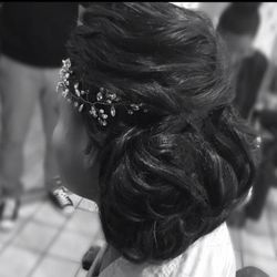 Zomhabeauty - Bridal side loose updo