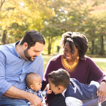 Tina J Smith Photography - Family Portraits in the park - Session Photography Near Me Tina J Smith Photography - Family Portraits in the park - Session Photography Near Me