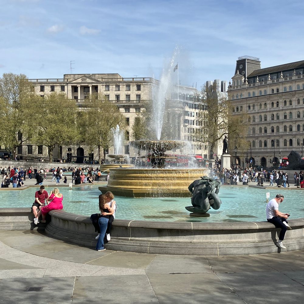 Trafalgar Square - Landmarks & Historical Buildings Near Me - London, XGL