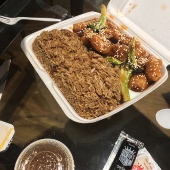 Hong Kong Harbor - Broccoli chicken with pork fried rice -very tasty - Chinese Near Me - Boston, Massachusetts Hong Kong Harbor - Broccoli chicken with pork fried rice -very tasty - Chinese Near Me - Boston, Massachusetts