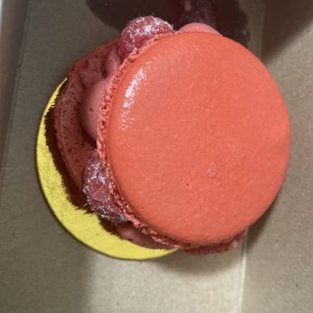 Nathaniel Reid Bakery - Margo: French macaron, strawberry chantilly, raspberry - lemon verbena confit - Bakeries Near Me - Saint Louis, Missouri Nathaniel Reid Bakery - Margo: French macaron, strawberry chantilly, raspberry - lemon verbena confit - Bakeries Near Me - Saint Louis, Missouri