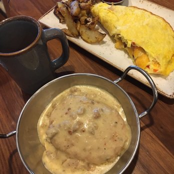 Lodge Kitchen - Biscuits & gravy, omelette w/potatoes - New American Near Me - Sunriver, Oregon