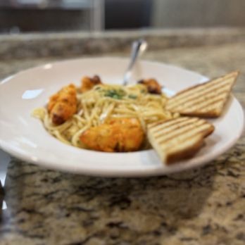 Panini Kabob Grill - Alfredo Linguine with chicken - Middle Eastern Near Me - Los Angeles, California Panini Kabob Grill - Alfredo Linguine with chicken - Middle Eastern Near Me - Los Angeles, California