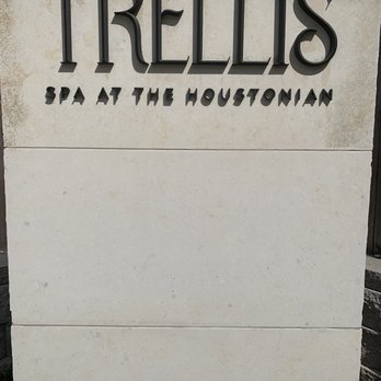 Trellis Spa - Sign in the parking lot behind the spa - Day Spas Near Me - Houston, Texas