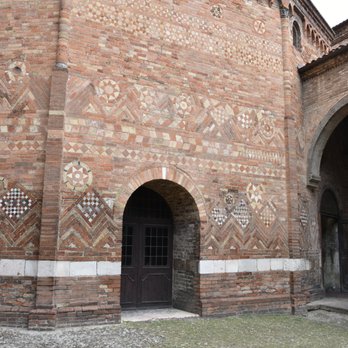 Basilica di San Stefano - Churches Near Me - Bologna, BO