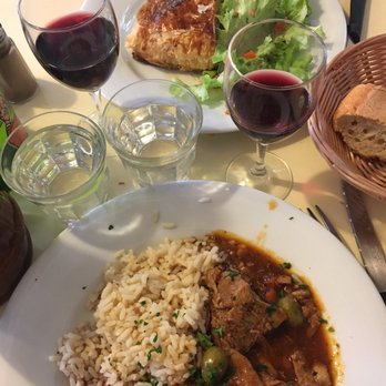 Le Vaudésir - Mains - veal stew and potato pie - both delicious - Bistros Near Me - Paris, 75 Le Vaudésir - Mains - veal stew and potato pie - both delicious - Bistros Near Me - Paris, 75