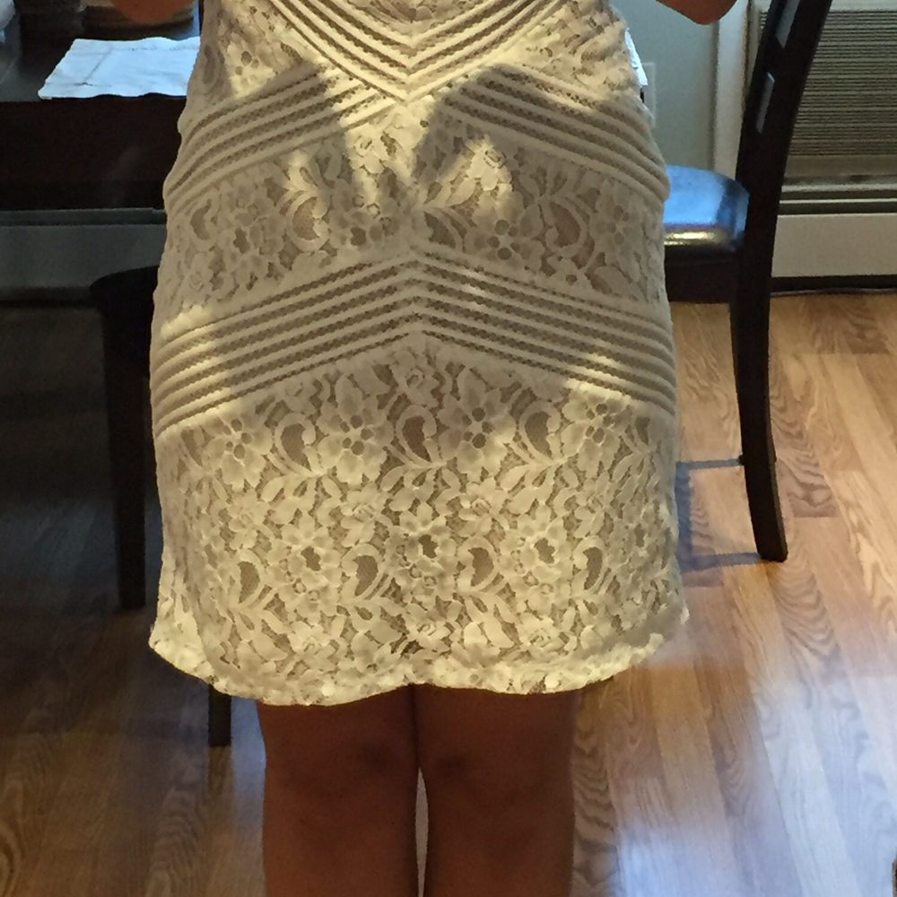 Francesca's Tailoring - Left hand side is sticking out. Material by the hips is bunching and sticking out. The bottom layer is all bunching underneath. So horrible. - Sewing & Alterations Near Me - Merrick, New York