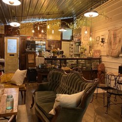 Trading House Cafe - Main dining area