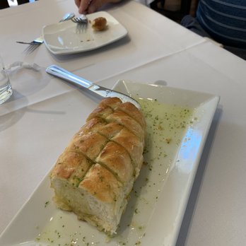 Belford's Savannah - French bread with herbed olive oil - Steakhouses Near Me - Savannah, Georgia