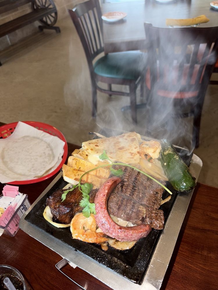 Los Cucos Mexican Cafe