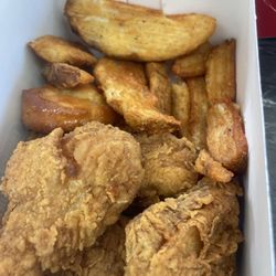 Krispy Krunchy Chicken - Krispy Chicken Krunch Box 4 pieces with potato wedges