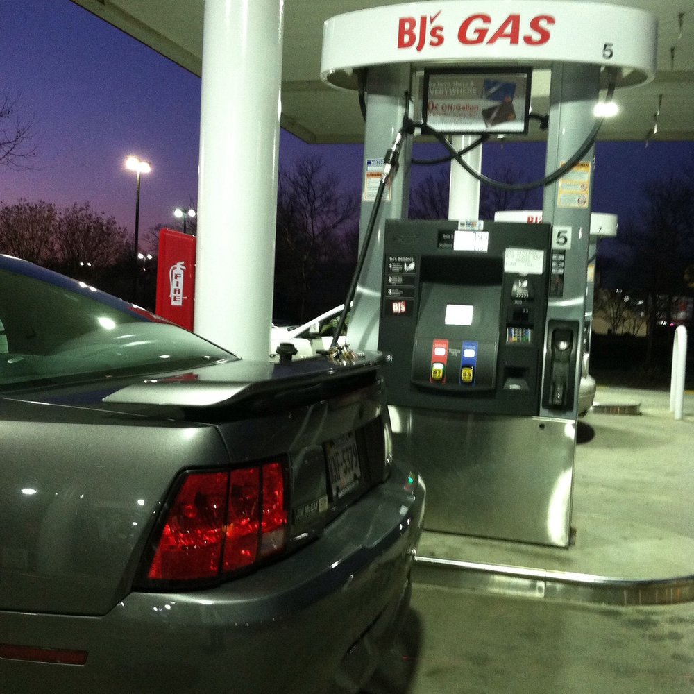 BJ's Gas - Getting gas - Gas Stations Near Me - Fairfax, Virginia