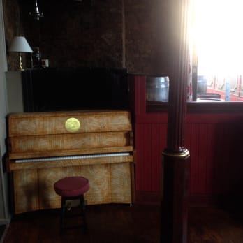 Lass O'Gowrie - British Near Me - Manchester, XGM