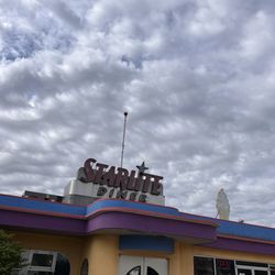 Starlite Diner - Entry way