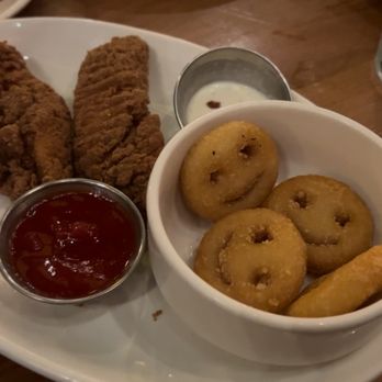 BJ's Restaurant & Brewhouse - Kids mel chiken nuggets - New American Near Me - Downey, California