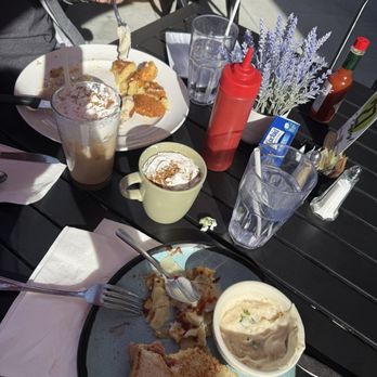 The Trails Eatery - Outdoor dining area - Breakfast & Brunch Near Me - San Diego, California