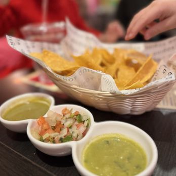 Quinoa Peruvian & Mexican Restaurant - Chips & Salsa - Mexican Near Me - Doylestown, Pennsylvania Quinoa Peruvian & Mexican Restaurant - Chips & Salsa - Mexican Near Me - Doylestown, Pennsylvania