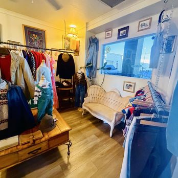 Vintage & Coffee - Curated display - Used, Vintage & Consignment Near Me - El Centro, California Vintage & Coffee - Curated display - Used, Vintage & Consignment Near Me - El Centro, California