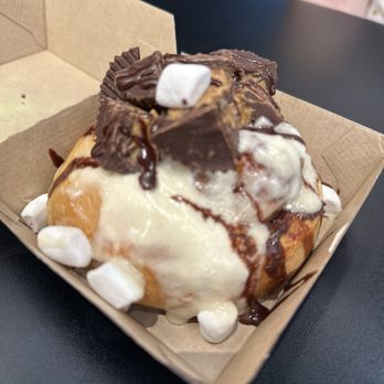 Cinnaholic - Bakeries Near Me - Visalia, California