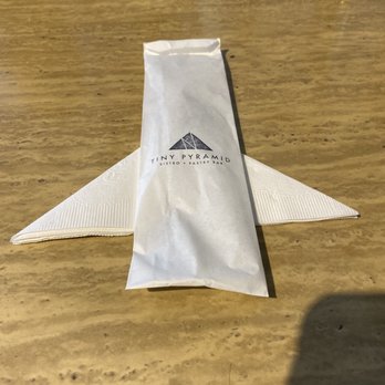Tiny Pyramid - Table setting - Cafes Near Me - Honolulu, Hawaii Tiny Pyramid - Table setting - Cafes Near Me - Honolulu, Hawaii