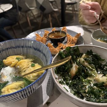 Kin Long Beach - Thai Near Me - Long Beach, California