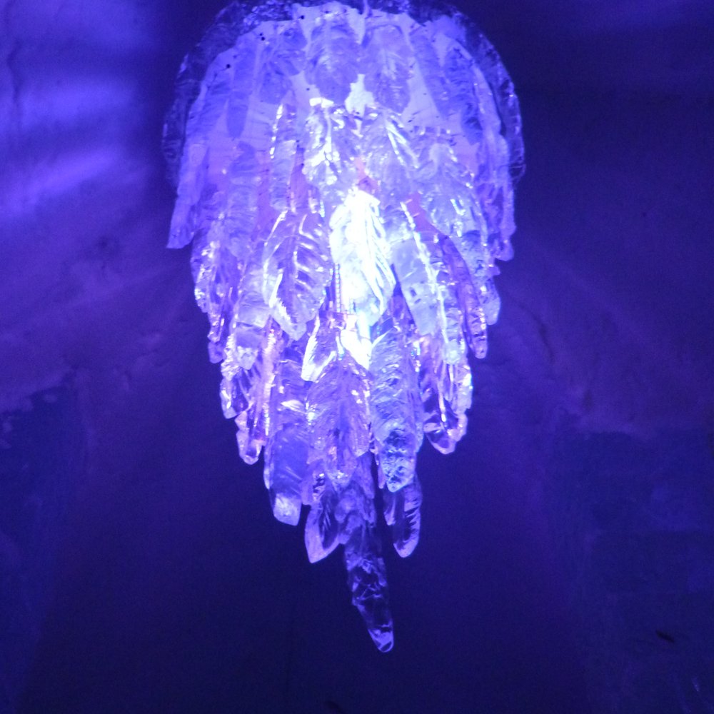 Hôtel de Glace - Chandelier carved from ice! - Hotels Near Me - Quebec City, Quebec Hôtel de Glace - Chandelier carved from ice! - Hotels Near Me - Quebec City, Quebec