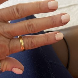 So sloppy, the nail polish was old too! So sloppy, the nail polish was old too!
