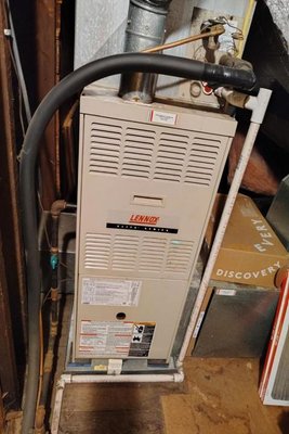 Aviña's Heating and Cooling Logo