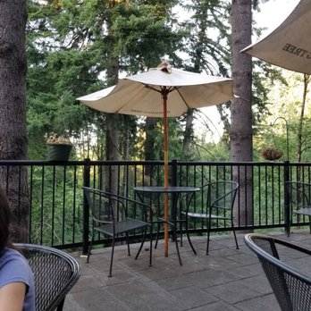 Tree's Restaurant and Catering - Outdoor seating - Cajun/Creole Near Me - Sherwood, Oregon