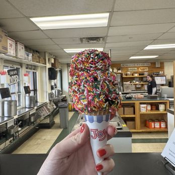 Bedford Farms - Coffee Oreo with rainbow sprinkles - Ice Cream & Frozen Yogurt Near Me - Bedford, Massachusetts Bedford Farms - Coffee Oreo with rainbow sprinkles - Ice Cream & Frozen Yogurt Near Me - Bedford, Massachusetts