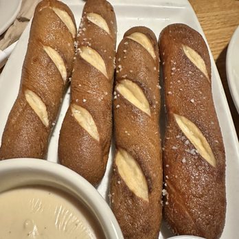 Applebee's Grill + Bar - Brew Pub Pretzels & Beer Cheese Dip - Burgers Near Me - McKinney, Texas