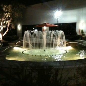 SOCO & The OC Mix - Fountain outside - Shopping Centers Near Me - Costa Mesa, California SOCO & The OC Mix - Fountain outside - Shopping Centers Near Me - Costa Mesa, California
