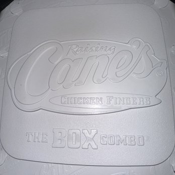 Raising Cane's Chicken Fingers - da presentation - Fast Food Near Me - Fairfield, California