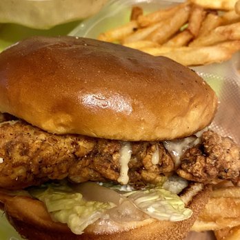 La Bodega Brewing - Chicken sandwich - Breweries Near Me - Whittier, California La Bodega Brewing - Chicken sandwich - Breweries Near Me - Whittier, California