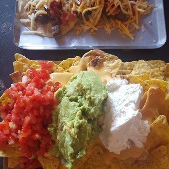 Tierra de Burritos - Nachos supreme - Mexican Near Me - Madrid, M Tierra de Burritos - Nachos supreme - Mexican Near Me - Madrid, M