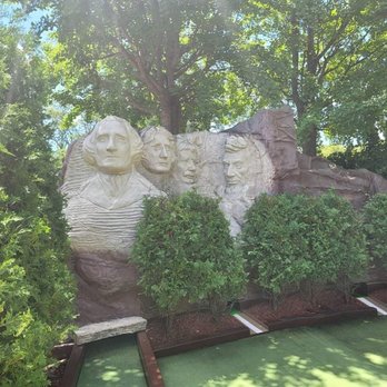 Par-King Skill Golf - Amusement Parks Near Me - Lincolnshire, Illinois