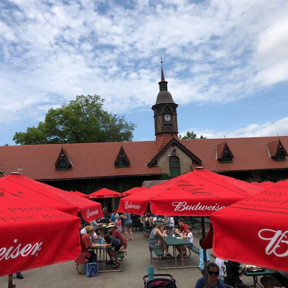 Grant's Farm - Snack bar - Attraction Farms Near Me - St. Louis, Missouri