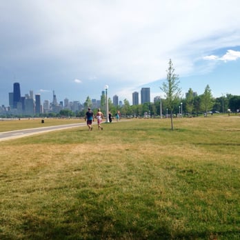 Fullerton Beach - An expanded grassy area for lounging. - Beaches Near Me - Chicago, Illinois