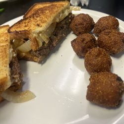 Momma Bells Southern Cooking - Patty Melt Combo
