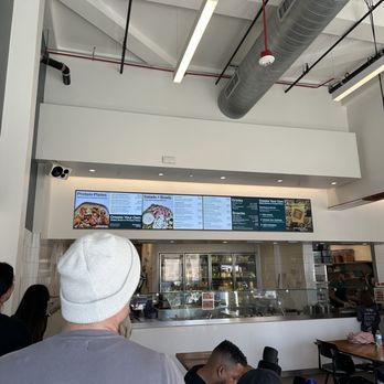 sweetgreen - Healthy Salads, Wraps, and Bowls - people eating at a fast food restaurant - Salad Near Me - Los Angeles, California sweetgreen - Healthy Salads, Wraps, and Bowls - people eating at a fast food restaurant - Salad Near Me - Los Angeles, California