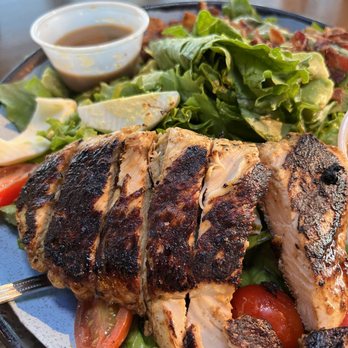 Twisted Root Burger - Salad with Grilled Chicken - Burgers Near Me - Abilene, Texas