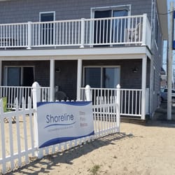 Shoreline Motel