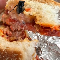 Naqs Halal Food - Fly in sandwich