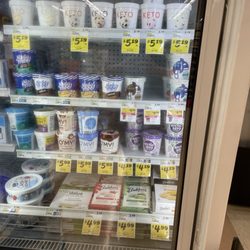 Winn Dixie - Here for late night snack quick grocery run.