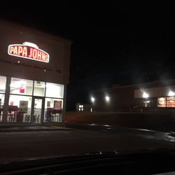 Papa Johns Pizza - Good location by everything