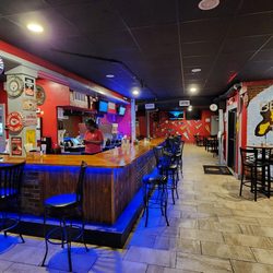 Premier Sports Bar & Grill - Bar