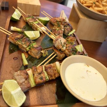 Belles Beach House - Chicken skewers - Tiki Bars Near Me - Venice, California