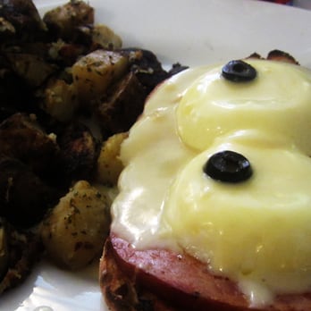 Christie's - Benedict with Homefries - Breakfast & Brunch Near Me - Burlingame, California Christie's - Benedict with Homefries - Breakfast & Brunch Near Me - Burlingame, California