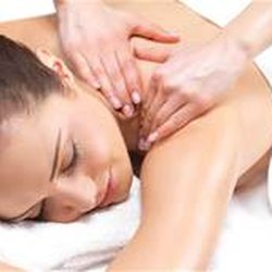 Vista Natural Wellness Center - We offer massage services including: Deep Tissue, Lymphatic Drainage, Reflexology, Massage during Pregnancy and Massage for Cancer Patients.